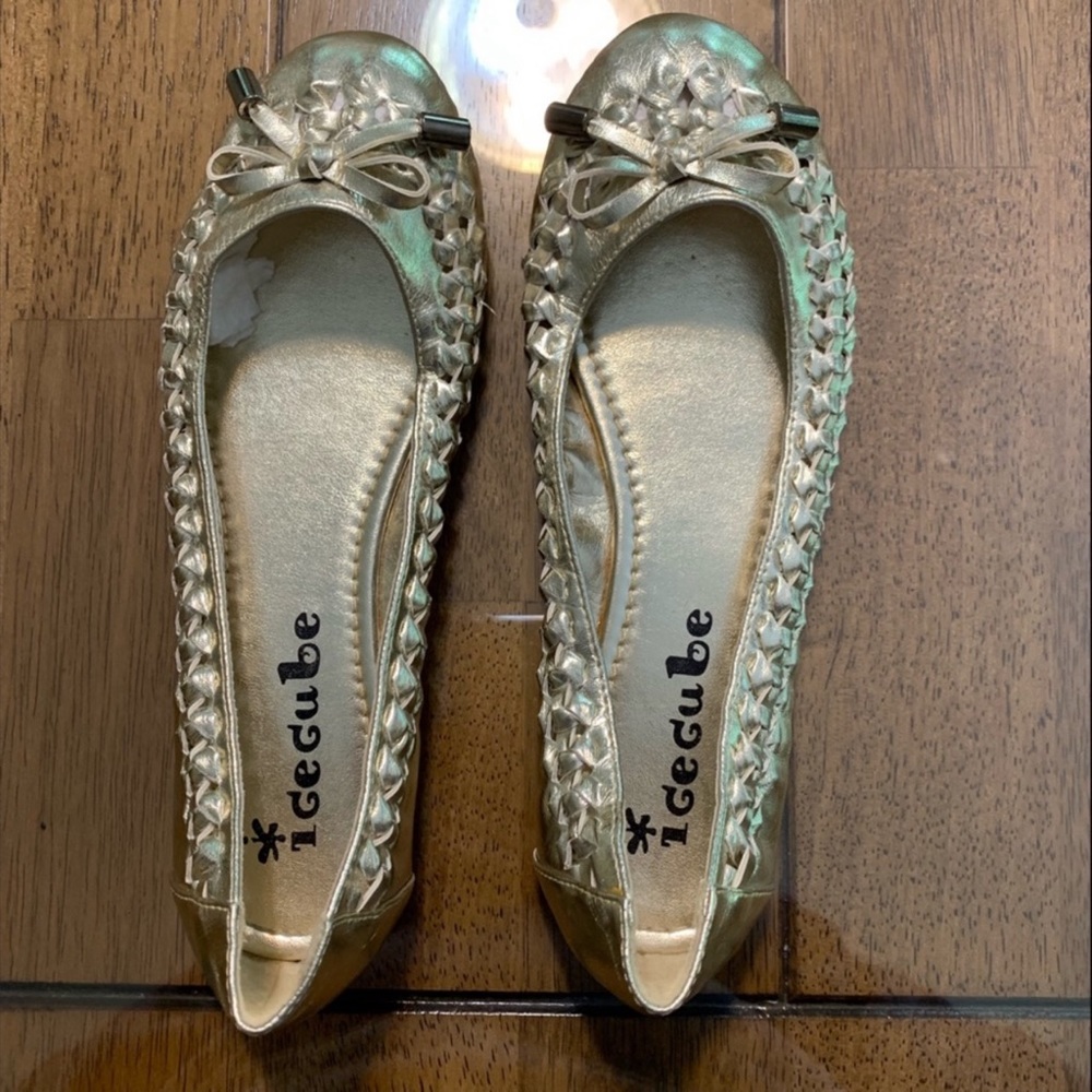 Silver Vegan Woven Details Ballet Flats Sz 7